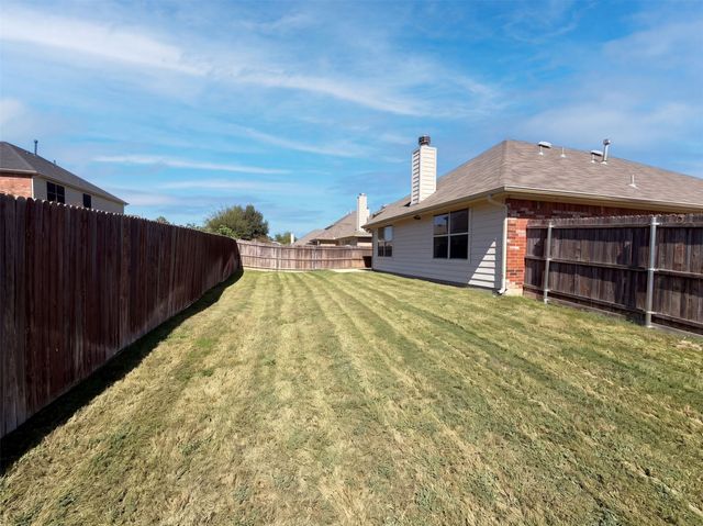5327 Lake Gardens Drive, Grand Prairie, TX 75052