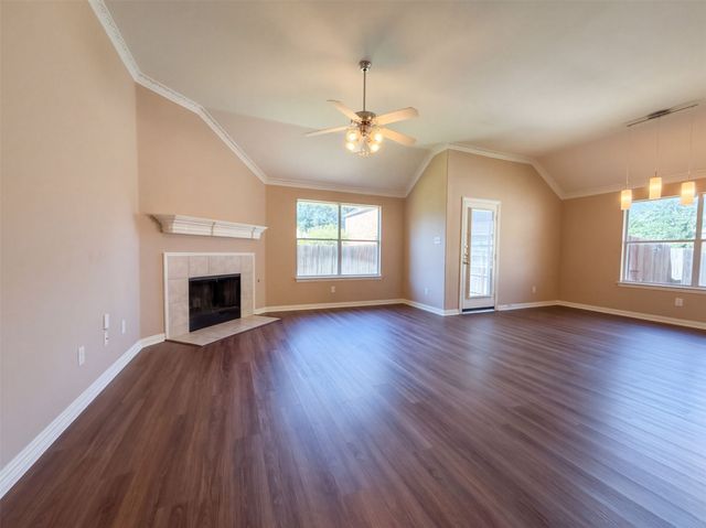 5327 Lake Gardens Drive, Grand Prairie, TX 75052