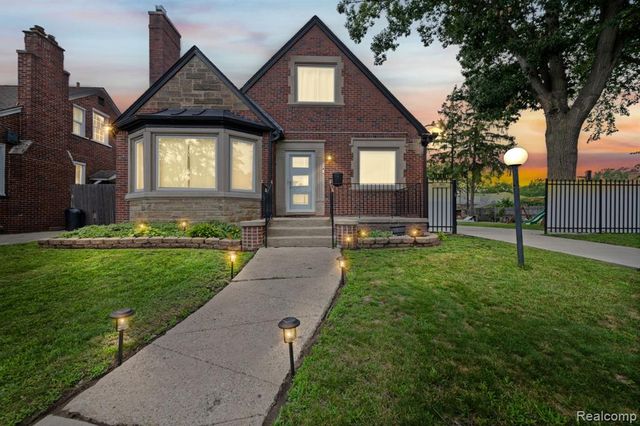 19371 Monica Street, Detroit, MI 48221
