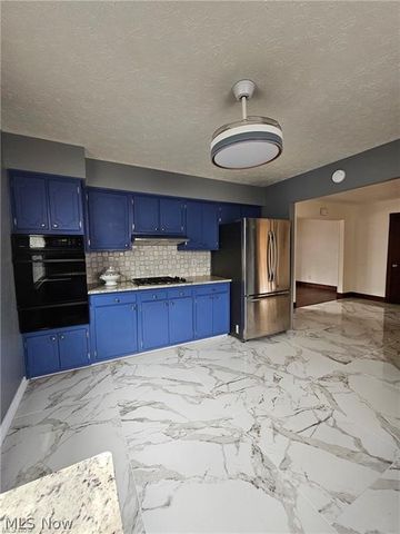 33158 Lake Shore Boulevard, Eastlake, OH 44095