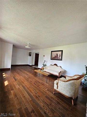 33158 Lake Shore Boulevard, Eastlake, OH 44095