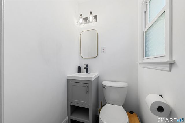 130 Deramo Place, Bridgeport, CT 06606