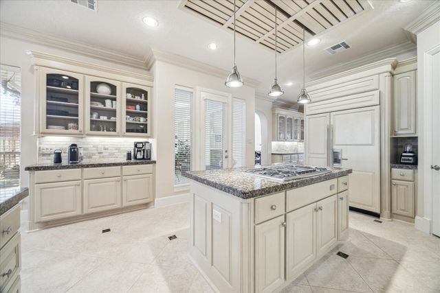 718 Marywood Chase, Houston, TX 77079