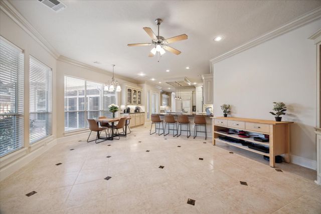 718 Marywood Chase, Houston, TX 77079