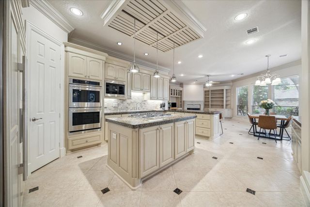 718 Marywood Chase, Houston, TX 77079