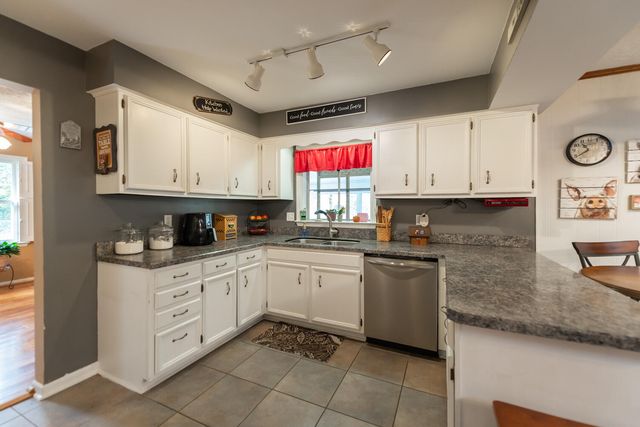 34 Timberlawn Circle, Frankfort, KY 40601