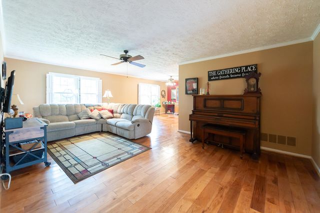 34 Timberlawn Circle, Frankfort, KY 40601