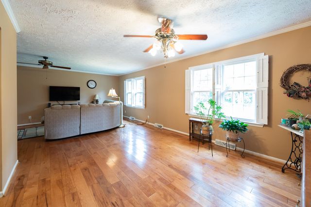 34 Timberlawn Circle, Frankfort, KY 40601