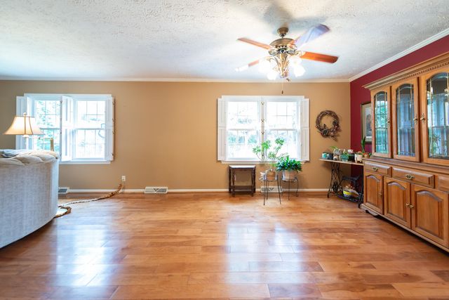 34 Timberlawn Circle, Frankfort, KY 40601