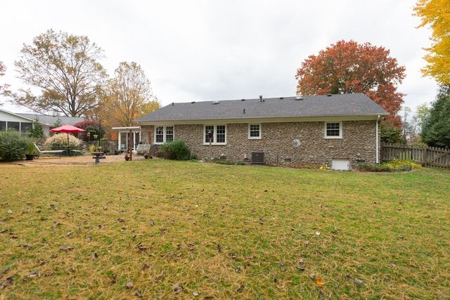 34 Timberlawn Circle, Frankfort, KY 40601