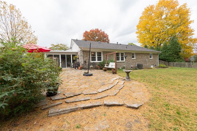 34 Timberlawn Circle, Frankfort, KY 40601