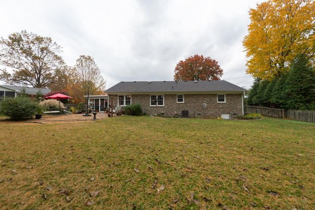 34 Timberlawn Circle, Frankfort, KY 40601