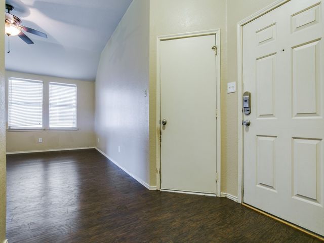 1223 Mockingbird Drive, Aubrey, TX 76227