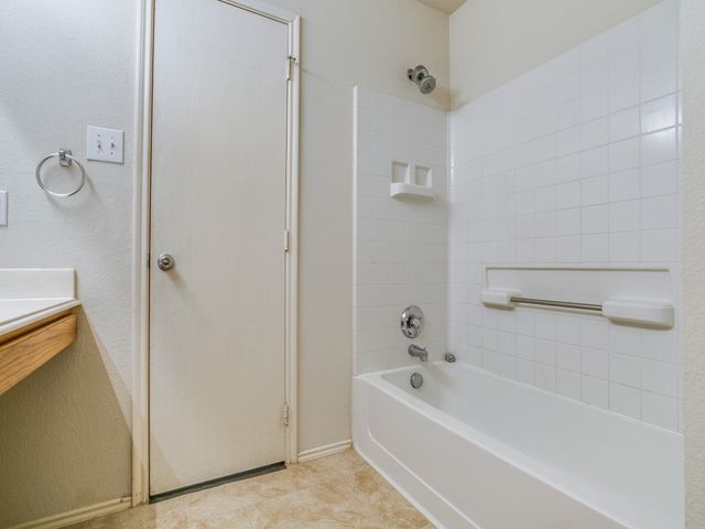 1223 Mockingbird Drive, Aubrey, TX 76227