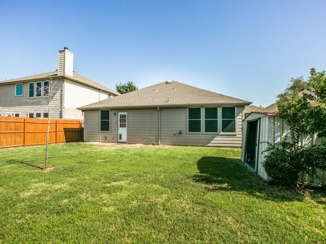 1223 Mockingbird Drive, Aubrey, TX 76227