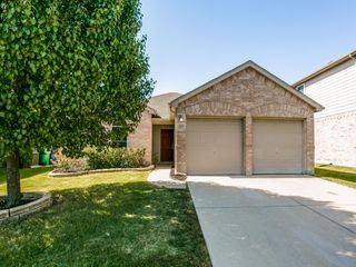 1223 Mockingbird Drive, Aubrey, TX 76227