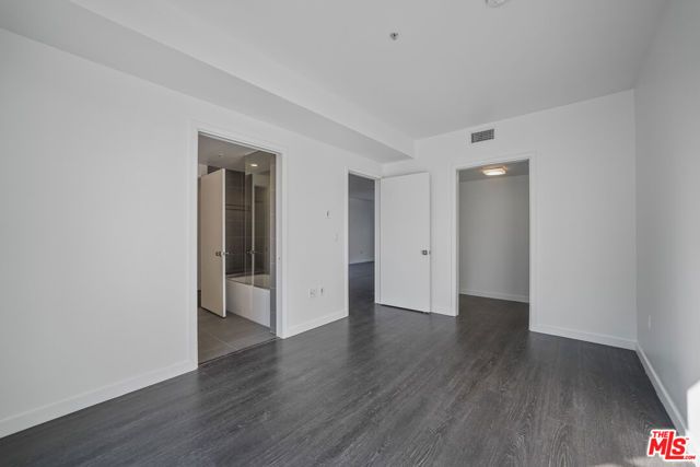 5800 Harold Way 410, Los Angeles, CA 90028