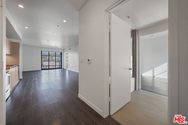 5800 Harold Way 410, Los Angeles, CA 90028