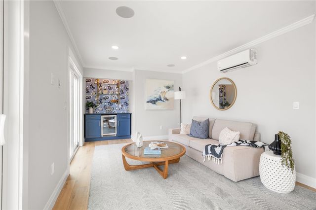 7 Wellington Avenue, Newport, RI 02840