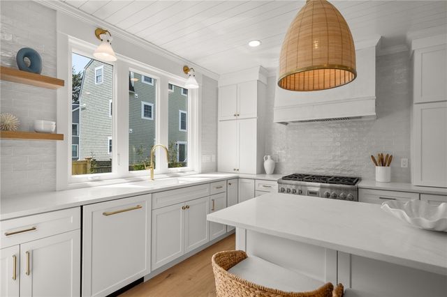 7 Wellington Avenue, Newport, RI 02840