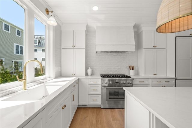 7 Wellington Avenue, Newport, RI 02840
