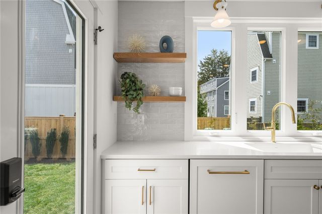 7 Wellington Avenue, Newport, RI 02840