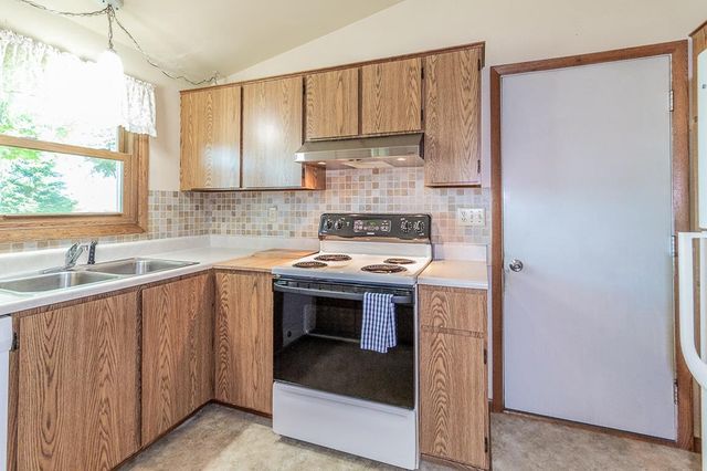 E8488 STAGE ROAD, New London, WI 54961