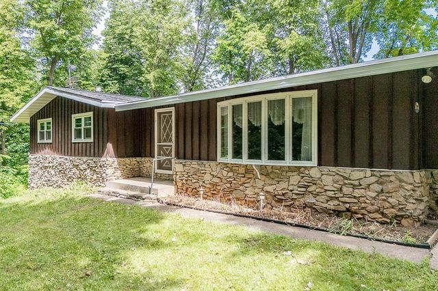 E8488 STAGE ROAD, New London, WI 54961