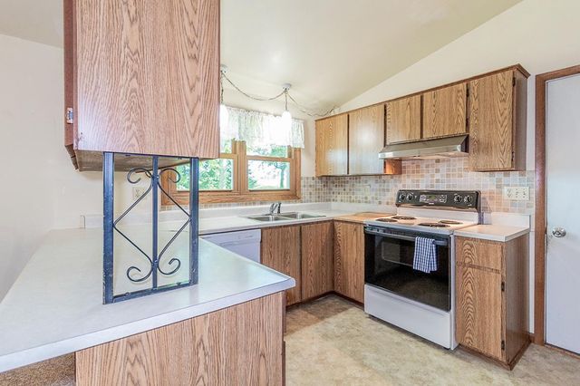 E8488 STAGE ROAD, New London, WI 54961