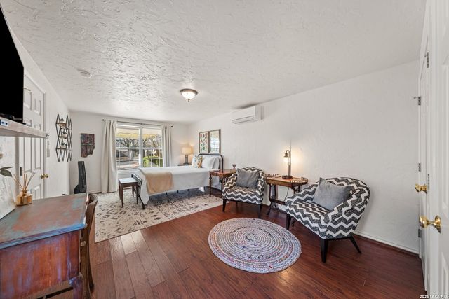 110 Beverly Drive, Fredericksburg, TX 78624