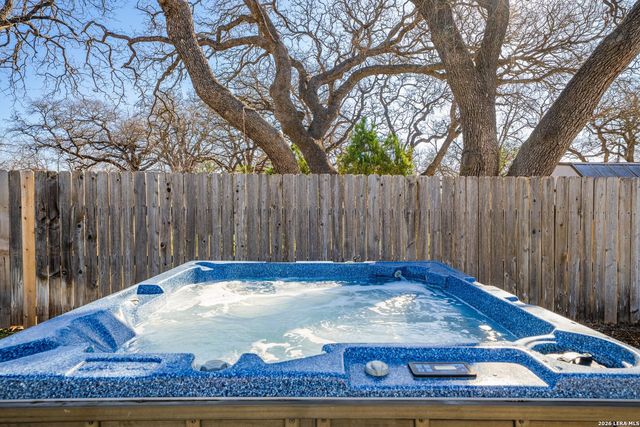110 Beverly Drive, Fredericksburg, TX 78624