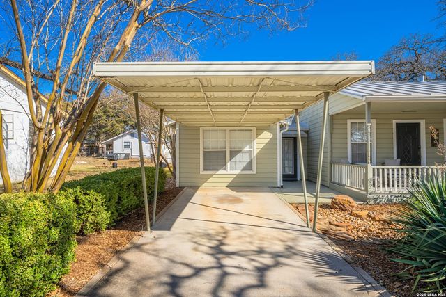 110 Beverly Drive, Fredericksburg, TX 78624