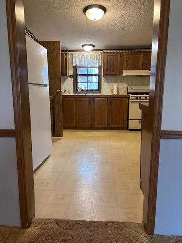 1985 N Pioneer Road, La Porte, IN 46350
