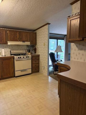 1985 N Pioneer Road, La Porte, IN 46350