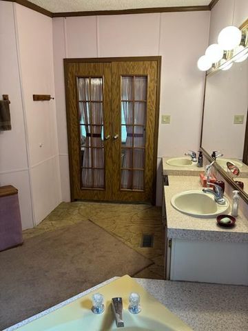 1985 N Pioneer Road, La Porte, IN 46350