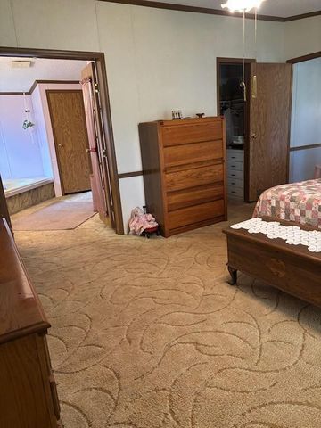 1985 N Pioneer Road, La Porte, IN 46350