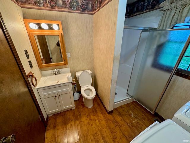 122 S 1225 E Road, Oakland City, IN 47660