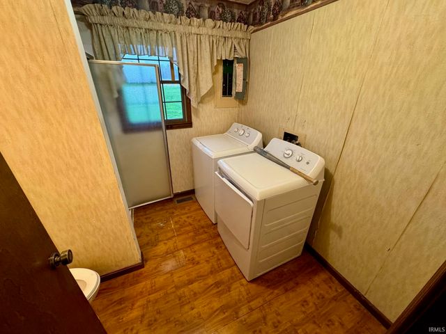 122 S 1225 E Road, Oakland City, IN 47660