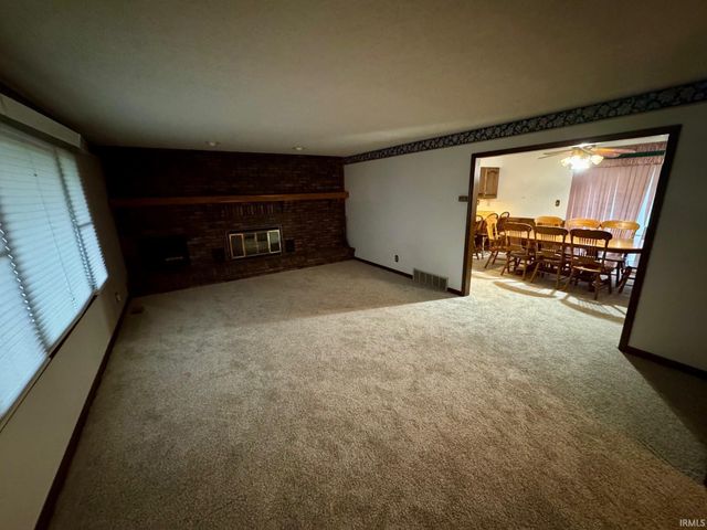 122 S 1225 E Road, Oakland City, IN 47660