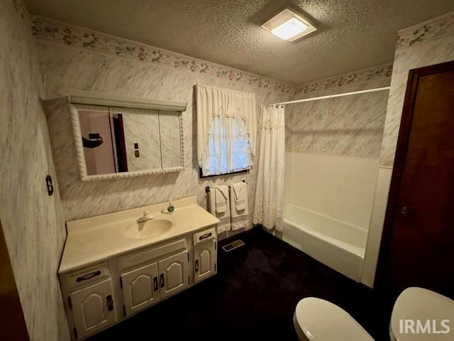 122 S 1225 E Road, Oakland City, IN 47660