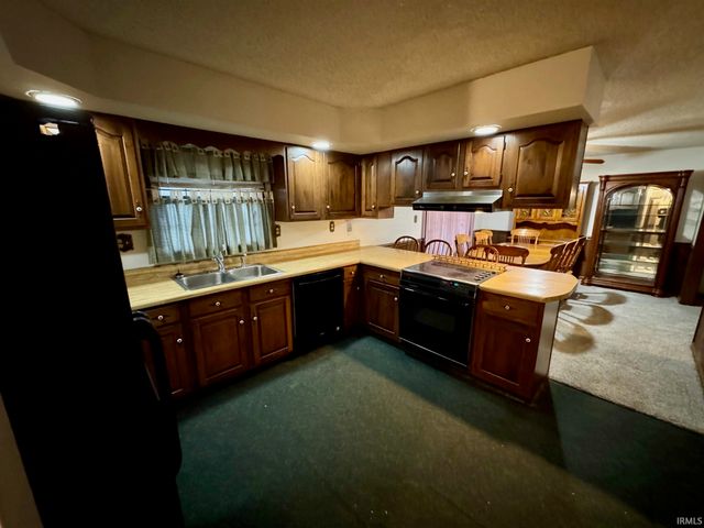 122 S 1225 E Road, Oakland City, IN 47660