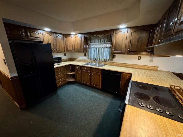 122 S 1225 E Road, Oakland City, IN 47660