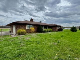 122 S 1225 E Road, Oakland City, IN 47660