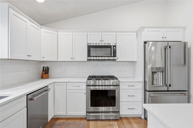 380 Ledge Road, Coventry, RI 02816