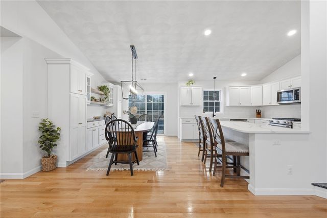 380 Ledge Road, Coventry, RI 02816