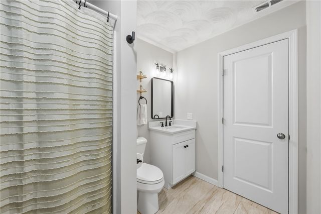 380 Ledge Road, Coventry, RI 02816