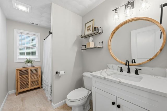 380 Ledge Road, Coventry, RI 02816