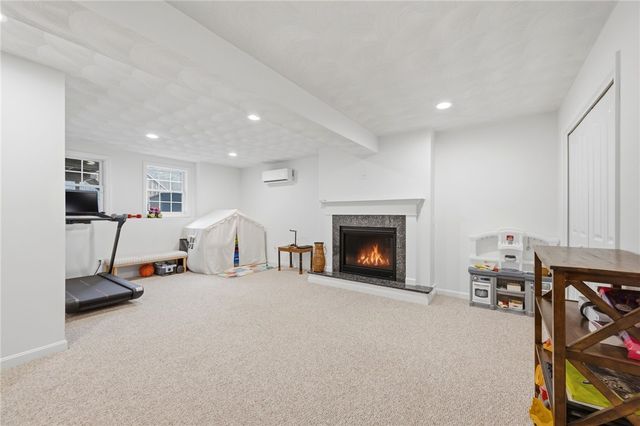 380 Ledge Road, Coventry, RI 02816