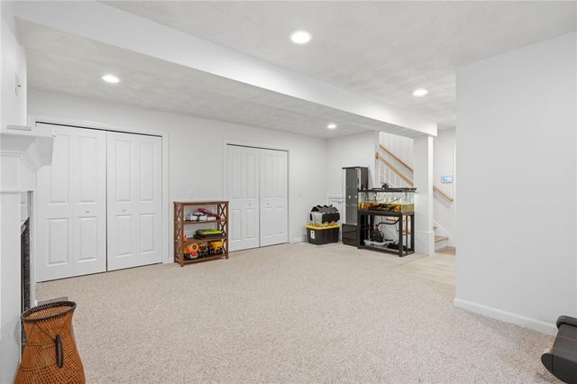 380 Ledge Road, Coventry, RI 02816