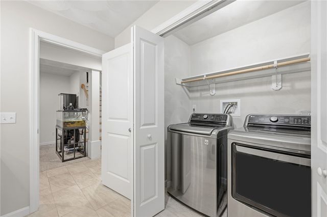 380 Ledge Road, Coventry, RI 02816